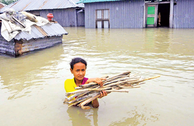 জামালপুরে বন্যা পরিস্থিতি  অপরিবর্তিত ঃ জেলার ১০ লক্ষ মানুষ পানিবন্দি