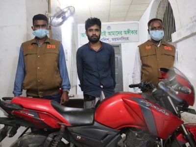 ডিবির অভিযানে চোরাই মোটরসাইবেল ১জন ও ৩ মাদকব্যবসায়সহ গ্রেফতার ৪