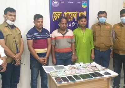 জুয়ার ১২লক্ষাধিক টাকাসহ ৩ জুয়ারি  গ্রেফতার