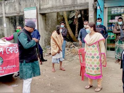 ময়মনসিংহে মাস্ক না পড়ায় ভ্রাম্যমাণ আদালতের জরিমানা আদায়