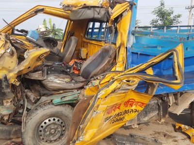 ত্রিশালে ট্রাকের পেছনে পিকআপের ধাক্কা একই পরিবারের তিনজন নিহত