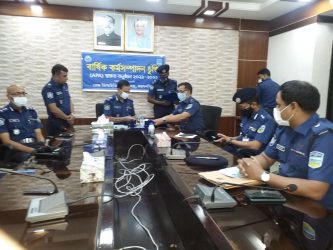 ময়মনসিংহ রেঞ্জ ডিআইজির সাথে পুলিশ সুপারদের আগামী র্অথবছরের বার্ষিক কর্মসম্পাদন চুক্তি স্বাক্ষর