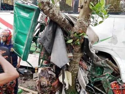 গৌরীপুরে বাস, মাহিন্দ্র ও  অটোরিকশার  সংঘর্ষে দুইজনের মৃত্যু