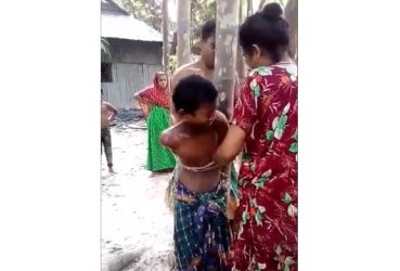 চুরির অপবাদে ৯ বছরের শিশুকে গাছে বেঁধে নির্যাতন ঃ  নির্যাতনকারী মা ও ছেলে আটক