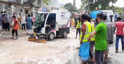 কোরবানি পশু ও পশুহাটের বর্জ্য অপসারণ করে প্রতিশ্রুতি রক্ষা করলেন মসিক মেয়র টিটু