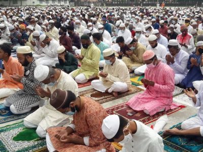 ময়মনসিংহে ঈদুল আযহার প্রধান জামাত কেন্দ্রীয় আঞ্জুমান ঈদগাহ মাঠে অনুষ্ঠিত হয়