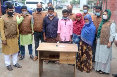 অটোচালক হত্যা চক্রের ৪ সদস্য গ্রেফতার ঃ ছিনতাইকৃত ২টি অটো উদ্ধার