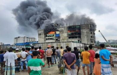 নারায়ণগঞ্জের রূপগঞ্জে কারখানায় অগ্নিকান্ডের  ঘটনায় ৫২ জনের লাশ উদ্ধার