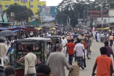 ময়মনসিংহে কড়া লকডাউনে ব্যতিক্রম ছিল ঈশ্বরগঞ্জ সদরে জেলায় ৭৮২ মামলা, জরিমানা ৬ লক্ষাধিক