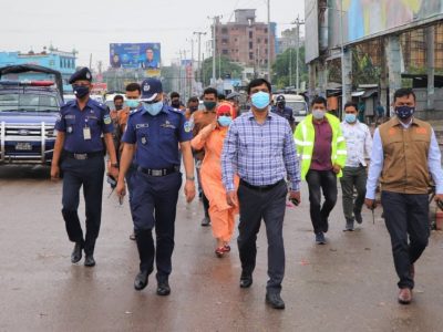 ময়মনসিংহে লকডাউন কার্যকর করতে সেনাবাহিনী, বিজিবি, র‌্যাব, পুলিশের সমন্বয়ে ভ্রাম্যমাণ আদালত কঠোর অবস্থানে