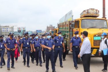 হয়রানি করতে নয় জনগণকে সুস্থ্য রাখতে প্রশাসন কঠোর – ময়মনসিংহে এসপি আহমার