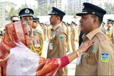 ৩ বছরে ৬১ কোটি টাকার মাদক, ৪৪টি হত্যার রহস্য উন্মোচন করেছে রেকর্ড গড়েছে ডিবির ওসি