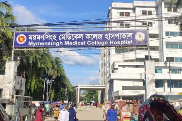 করোনার বড় ধাক্কা সামাল দেয়ায় প্রশংসায় ভাসছে মমেক হাসপাতাল