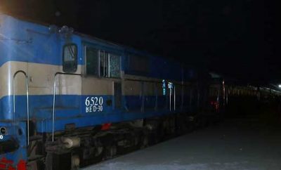 ট্রেনের ছাদে ছিনতাইকারীদের ছুরিকাঘাতে ২ জন নিহত