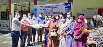 মসিক মেয়রের উদ্যোগে শিক্ষা প্রতিষ্ঠানে মাস্ক বিতরণ
