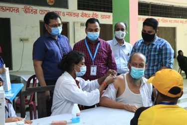 সুষ্ঠু ও শান্তিপূর্ণ পরিবেশে ময়মনসিংহ সিটিতে গণটিকা ২য় ডোজ প্রদান সম্পন্ন