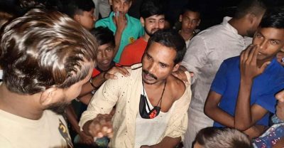 অটোরিকশায় যাত্রী বেশে ছিনতাই, চালক আটক