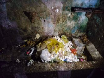  নোংরা পরিবেশে খাদ্য সামগ্রী তৈরীর অপরাধে “টিপটপ বেকারিকে  ৮০ হাজার টাকা জরিমানা