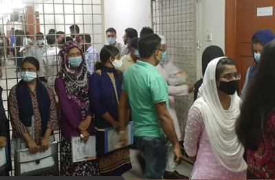 ভোগান্তি আর হয়রানি মুক্ত ঢাবির ভর্তি পরীক্ষা দিল পৌণে ৮ হাজার শিক্ষাথীরা