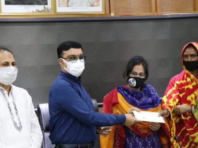 হরিজন পল্লীতে অগ্নিকাণ্ডে ক্ষতিগ্রস্তদের পাশে মসিক মেয়র