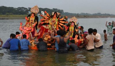 ময়মনসিংহে প্রতিমা বিসর্জনের মধ্য দিয়ে শেষ হলো দুর্গাপূজা