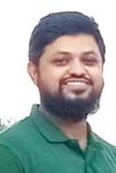 বাসের জানালায় ট্রাকচাপায় ডান হাত হারালেন বাকৃবির শিক্ষক