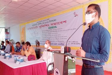 পুলিশ এবং জনগনকে একে অপরের সাথে মিলেমিশে কাজ করতে হবে-মেয়র  টিটু