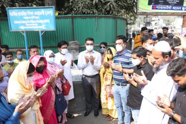 নগরীর কলেজ রোডে সড়ক নির্মাণ কাজ উদ্বোধন করলেন মসিক মেয়র টিটু