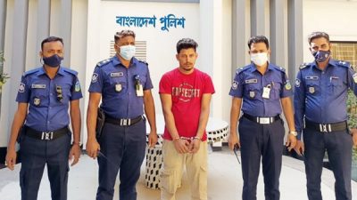 সাবেক স্ত্রীকে ছুরিকাঘাতে হত্যা চেষ্টার অভিযোগে যুবক আটক