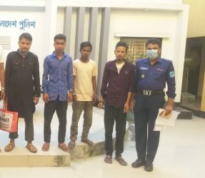 কোতোয়ালী থানা পুলিশের অভিযানে ৩ চোরসহ গ্রেফতার ৪