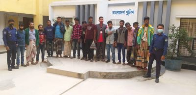 ময়মনসিংহ কোতোয়ালী পুলিশের অভিযানে গ্রেফতার ১৭ ঃ চোলাই মদ ও ইয়াবা উদ্ধার