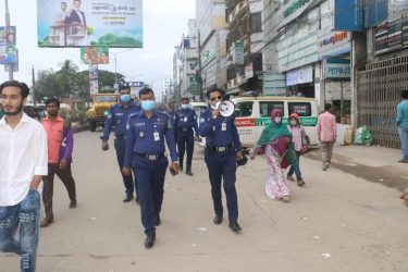 নগরীর অবৈধ পাকিং ও ফুটপাত মুক্তকরণে কোতুয়ালী পুলিশের বিশেষ অভিযানে জনমনে স্বস্তি