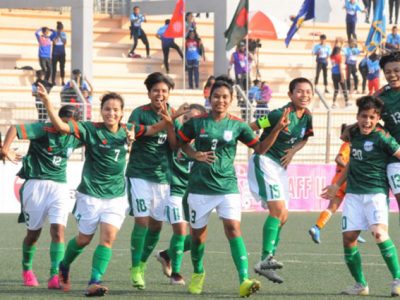 সাফ অনূর্ধ্ব-১৯ নারী ফুটবলে ভারতকে হারিয়ে সেমি ফাইনালে বাংলাদেশ