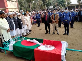 বীর মুক্তিযোদ্ধা নবী হোসেনের দাফন রাষ্ট্রীয় মর্যাদায় সম্পন্ন