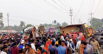ত্রিশালে  দাঁড়িয়ে থাকা ট্রাকের পেছনে বাসের ধাক্কায় দুইজন নিহত