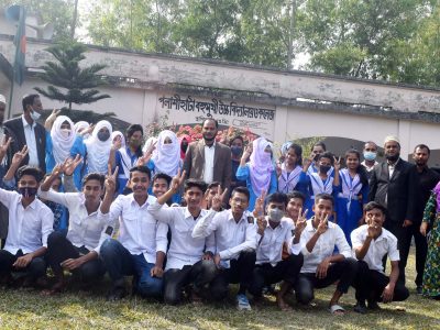 পলাশীহাটা বহুমুখী উচ্চ বিদ্যালয় ও কলেজে ২৮জনের জিপিএ-৫ অর্জন