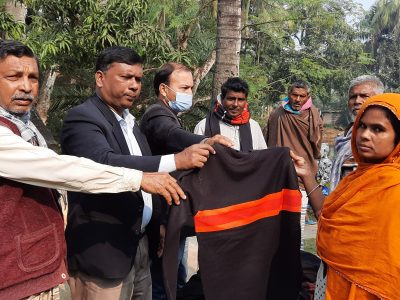 পাবনায় বীর মুক্তিযোদ্ধা আব্দুস সোবহান খান ফাউন্ডেশনের উদ্যোগে দ্বিতীয় ধাপে শীত বস্ত্র বিতরণ