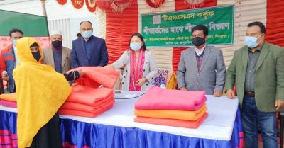 দিনাজপুর ও ঠাকুরগাঁয়ে টিএমএসএস‘র উদ্যোগে শীতবস্ত্র বিতরণ