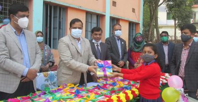 ময়মনসিংহে বিনামূল্যে নতুন বই বিতরন উদ্বোধন করলেন বিভাগীয় কমিশনার