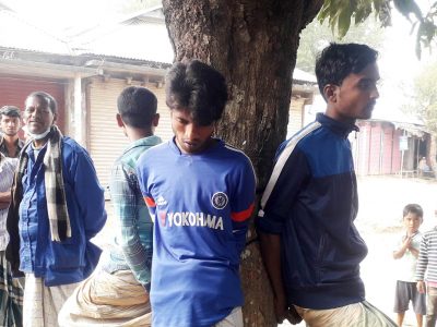 ফুলবাড়ীয়ায় চুরির ঘটনায় ৩ যুবকে গাছে বেঁধে নির্যাতন