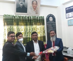 রাজশাহীর আঞ্চলিক ব্যবস্থাপকের পাবনা শাখা পরিদর্শন ও মতবিনিময়