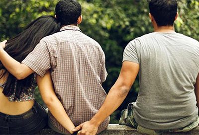 একঘরে দুই স্বামী নিয়ে তরুণীর বসবাস