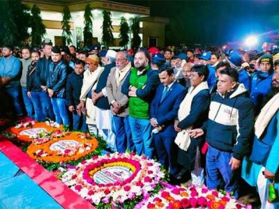 গফরগাঁওয়ে ভাষা শহীদ আবদুল জব্বারের গ্রামের বাড়িতে হাজার হাজার মানুষের ঢল