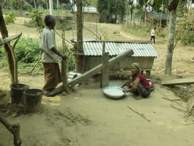 ধোবাউড়ায় বিলুপ্তির পথে গ্রাম বাংলার ঐতিহ্যবাহী ঢেঁকি