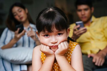 সন্তানের সঙ্গে যে ৫ আচরণ করবেন না