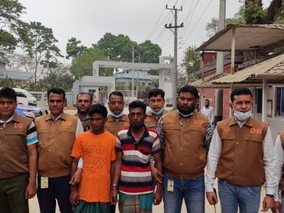 অটোরিকশা ছিনতাই করতে চালককে হত্যা ঃ গ্রেফতার ২