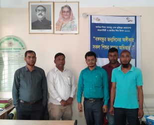 সিরাজগঞ্জ আনসার ভিডিপি উন্নয়ন ব্যাংকের শাখা আকস্মিক পরিদর্শনে  আব্দুল খালেক খান