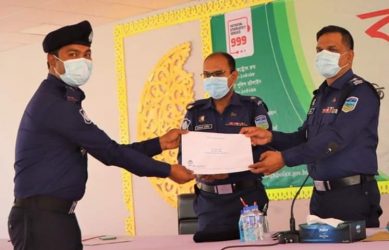 ময়মনসিংহে হারানো ২০৬ মোবাইল উদ্ধার করে শ্রেষ্ঠ হলেন এএসআই আমীর হামজা