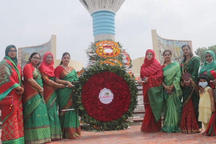 ময়মনসিংহে পুনাকের স্বাধীনতা দিবসে স্মৃতিসৌধে পুস্পস্তবক অর্পন