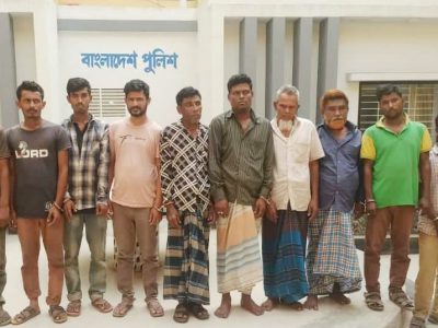 ময়মনসিংহে কোতোয়ালীর অভিযানে জুয়ার সরঞ্জাম, দেশীয় অস্ত্রসহ গ্রেফতার ১১